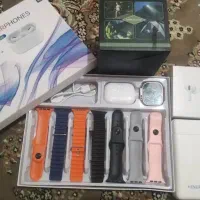 یک عدد ساعت هوشمند و چند عدد چیزای دیگه که نوشتم