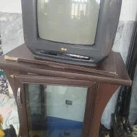 میز و تلویزیون باهم سالم