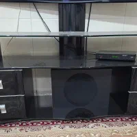 تلویزیون و میز تلویزیون