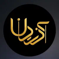 کارمند گالری طلا