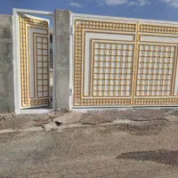 رنگ کاری در و پنجره دیوار