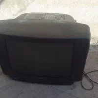 یک تلو یزیون سیاه