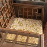 صندلی تلفن رنگ قهوه‌ای