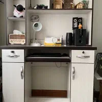 میز تحریر و کتابخانه