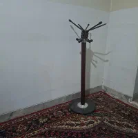 چوب لباسی ایستاده