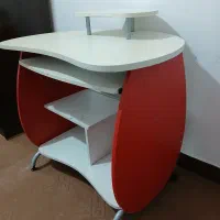 میز تحریرو کامپویتر