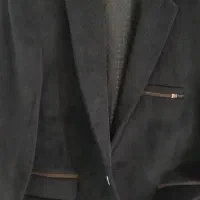 دو عدد کت تک|لباس|قروه, |دیوار