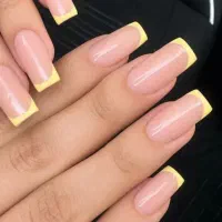 تخفیف کاشت ناخن و آموزش