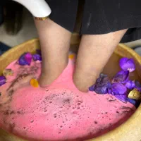 رفع ترک پا و تیرگی و خشکی دست و پا