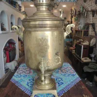 یک عدد سماور بزرگ برنجی قدیمی