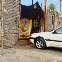 یک عدد درب گاراج ۳لنگه ابعاد ۳ونیم طول وعرض یکی