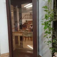ویترین چوبی و لوازم دیگر