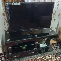 تلویزیون . سامسونگ. میز تلویزیون