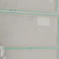 در مغازه آلومینیوم در حد نو