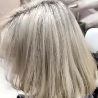 انجام کلیه خدمات آرایشی در بیست متری