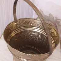 سطل برنجی|کلکسیون اشیاء عتیقه|اراک, |دیوار