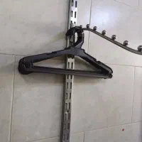 ستون و تیله ای رخت آویز قفسه مانکن|بندرخت و رخت‌آویز|قم, شاد قلی|دیوار