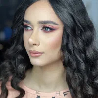 مدل میکاپ هستم