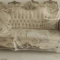 مبل و جارو برقی و ماکروفر