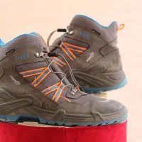 کفش کوهنوردی و طبیعت گردی