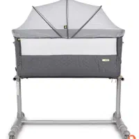 تخت کنار مادر