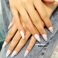 خدمات تخصصی کاشت ناخن