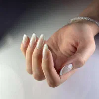 کاشت و طراحی و ناخن حرفه‌ای در کوی فردوس (صادقیه)|خدمات آرایشگری و زیبایی|تهران, فردوس|دیوار