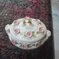 شکلات خوری زیبا