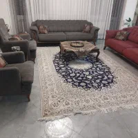 مبلمان نیم چستر به همراه یک میز وسط چوبی