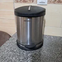 سطل زباله پدالی