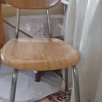 صندلی چوبی قدیمی