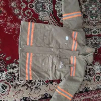 کاپشن|لباس|زرند, |دیوار