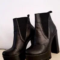 پوتین رنگ مشکی کاملا نو