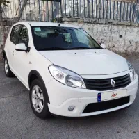 ساندرو ۹۷ دنده اتوماتیک سالم