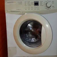 یه عدد لباسشویی تمیز بدون هیچ مشکل