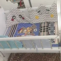 صندلی غذا و تخت بچه