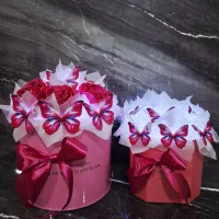 دسته گل و باکس گل های اماده(روز مادر و زن)|حراج|کرمانشاه, |دیوار