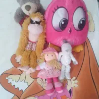 کوله پشتی و عروسک خارجی