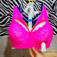 لباس زیر و لباس زنانه