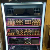 استند آرایشی