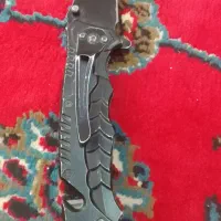 یک چاقوی دندهای۶۰۰۰۰۰