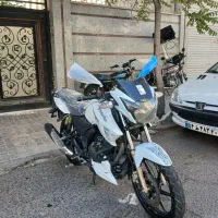 یک دستگاه موتور ۱۸۰ سی سی آپاچی