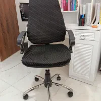 صندلی چرخدار مدیریتی در حد نو