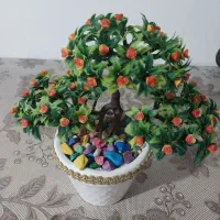 گل و گلدان روی میز نهارخوری