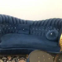 مبل نیمه سلطنتی ،همراه میز عسلی و کوسن ها