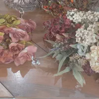 گل مصنوعی خارجی درجه یک حدود ۳۰۰ شاخه