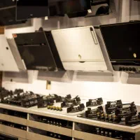 استخدام فروشنده خانم در کلینیک ساختمانی فلاح|استخدام بازاریابی و فروش|ساری, |دیوار