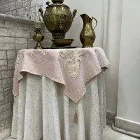 میز گرد با رومیزی