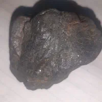 شهاب سنگ باجذبیت اهنربایی وپوسته سوخته وشبچراغ