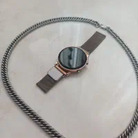 ساعت و گردن بند